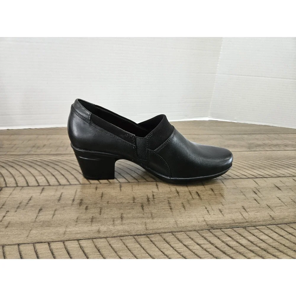 Clarks Emslie Summit Shootie 8.5 Black Leather Block Heel Minimalist Comfort